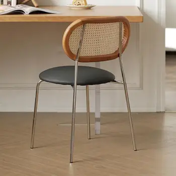 Средневековый обеденный стул из ротанга со спинкой из цельного дерева Nordic Light Luxury Ins Home Простой стул для отдыха в магазине молочного чая